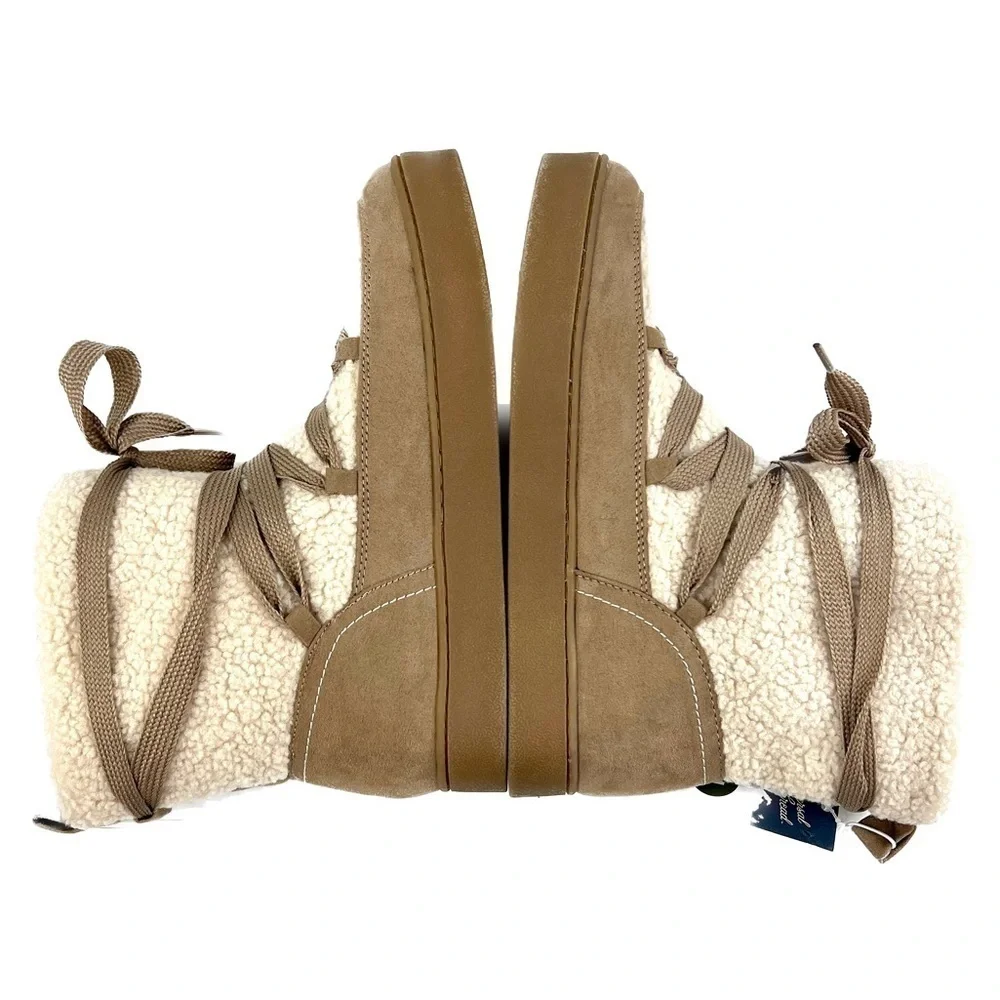 NWT - Universal Thread Birgitte Taupe Winter Boots - Size 11
